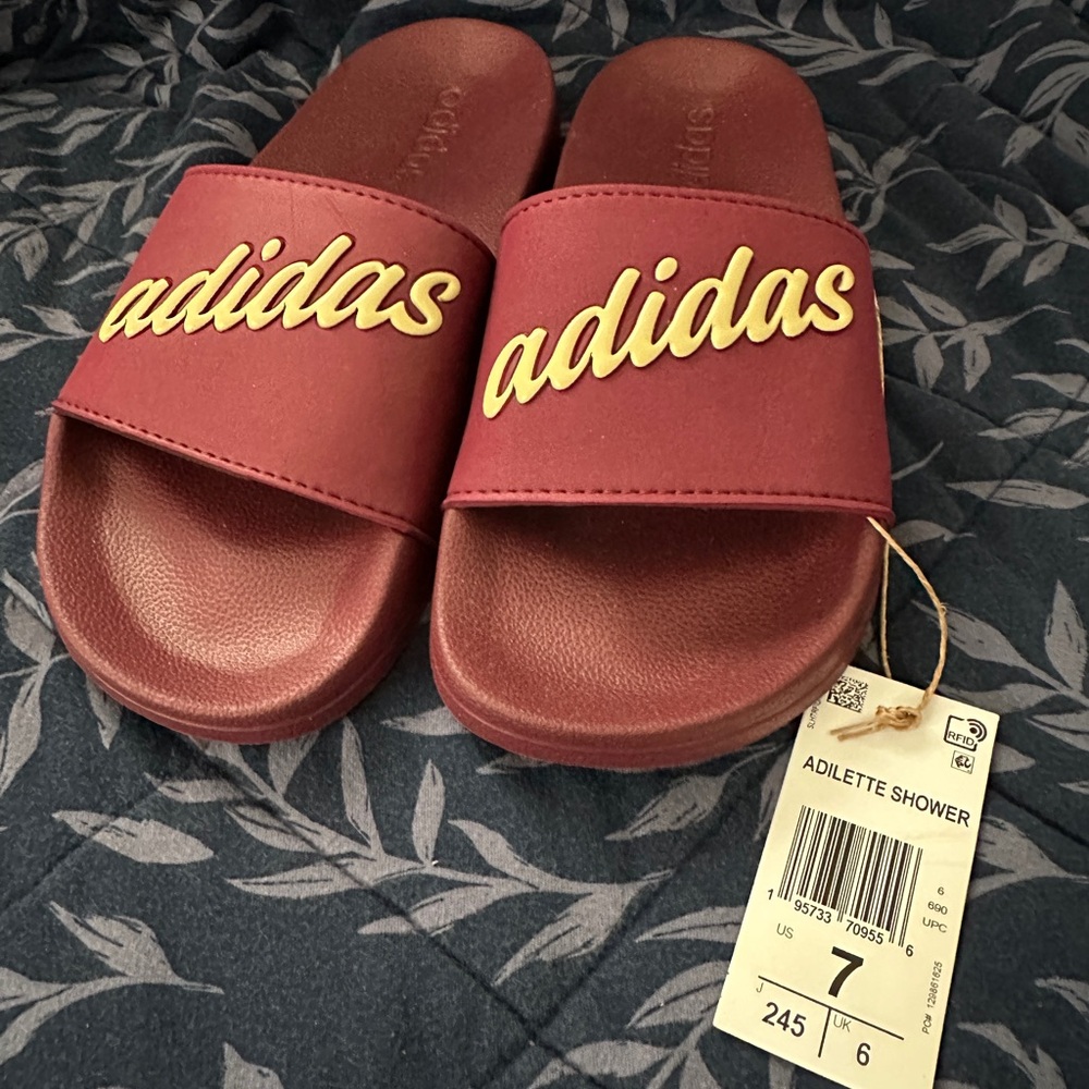 NWT: adidas WMS Adilette Shower Slides Sandal Size 7